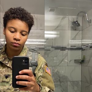 Meet your Posher, Cresha